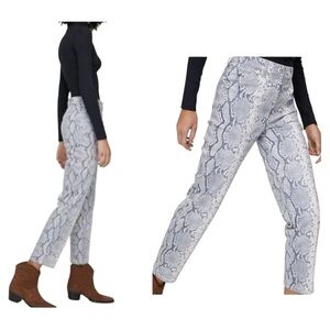 Aritzia Wilfred Free Kelsey Snake Print Utility Pants Size 10